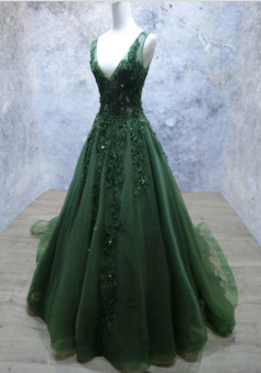 A Line Dark Green V Neck Formal Prom Dress With Lace Applique