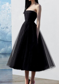 A line strapless black tulle short prom dress