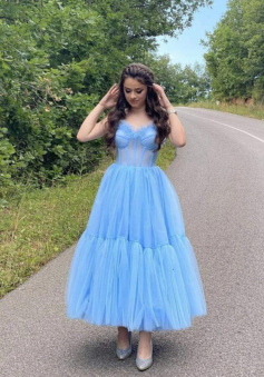 Sweetheart neck tulle tea length blue prom dress