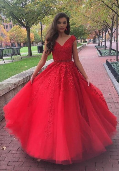 Fashion v neck red tulle prom gowns with lace appliques