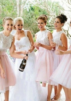 Simple A-Line Jewel Sleeveless Lace Top Short Bridesmaid Dress