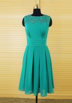 Simple A-Line Knee-Length Green Bridesmaid Dress With Beading