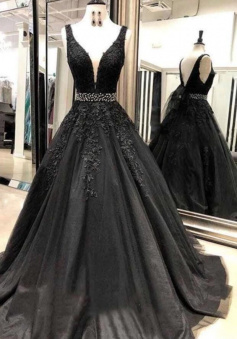 A Line Black V-neck Tulle Prom Dresses With Lace