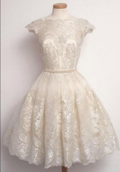 Vintage Short Lace Homecoming Dress with Cap Sleeves