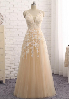 A Line Tulle V-neck Appliques Backless Prom Dress