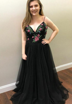 Spaghetti Straps Black Tulle Prom Dress With Beading