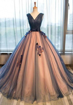 Elegant V-neck Ball Gown Tulle Evening Dresses