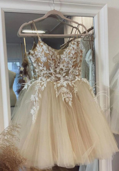 Sexy Champagne tulle short prom dress with lace