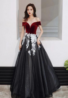 Charming Red And Black Velvet Top Sweetheart Prom Dress