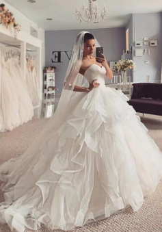 Princess Strapless Tulle Ball Gown Wedding Dress
