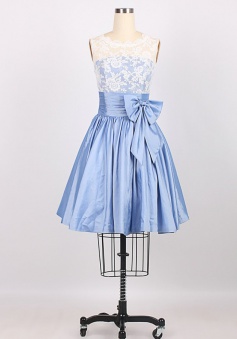 New-arrival Knee-Length Scalloped-Edge Blue Homecoming Dress with White Lace Bow