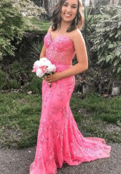 Mermaid sweetheart fuchsia long prom dress with lace appliques