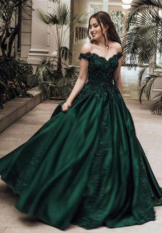 Off-the-Shoulder Sleeveless Floor-Length Ball Gown Prom Dresses With Lace