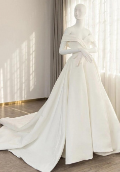 Simple off shoulder sweetheart neck white wedding dress