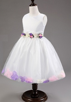 Cute Bateau Sleeveless Knee-Length White Organza Flower Girl Dress with Handmade Flowers Sash