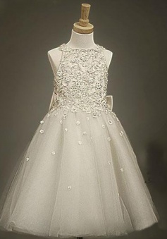 Stylish Bateau Sleeveless Knee-Length Silver Flower Girl Dress with Appliques Beading Bowknot