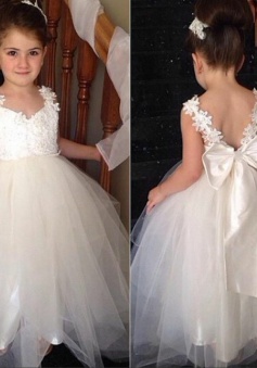 Ball Gown Scoop Backless Long Tulle Flower Girl Dress with Bowknot Appliques