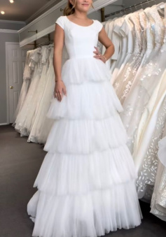 White Multi-layer Tulle Wedding Dresses Long White Prom Gown  