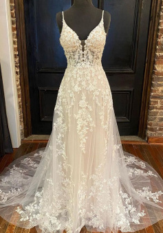 Lace Ivory V-neck Tulle A-line Wedding Dress    