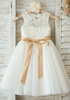 A-Line Round Neck White Flower Girl Dress with Lace Bow