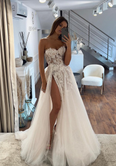 Charming A Line Sweetheart Tulle Wedding Dresses with Appliques   