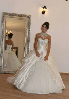 Floor-Length Ball Gown Sweetheart Tulle Sleeveless Ruffles Wedding Dresses    