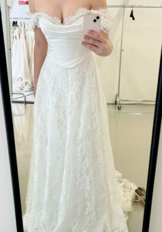 Stunning Off Shoulder Long Lace Wedding Dresses       