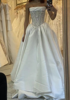 A Line Stunning Strapless Satin Wedding Dresses With Beads       