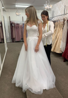 A Line Long Lace Tulle Wedding Dress Lace Up Back Bridal Gown  