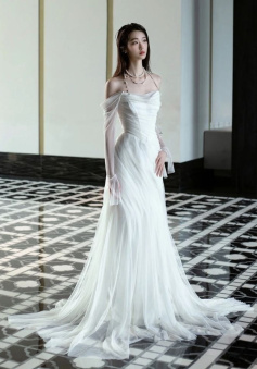 Elegant Off Shoulder Simple Wedding Dress Long Bridal Gown  