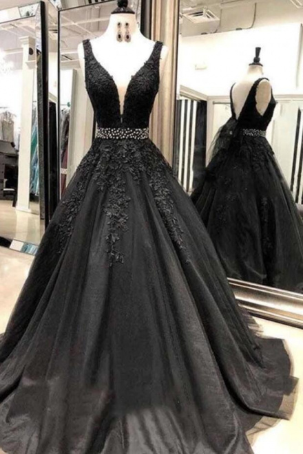A Line Black V-neck Tulle Prom Dresses With Lace - Wisebridal.com
