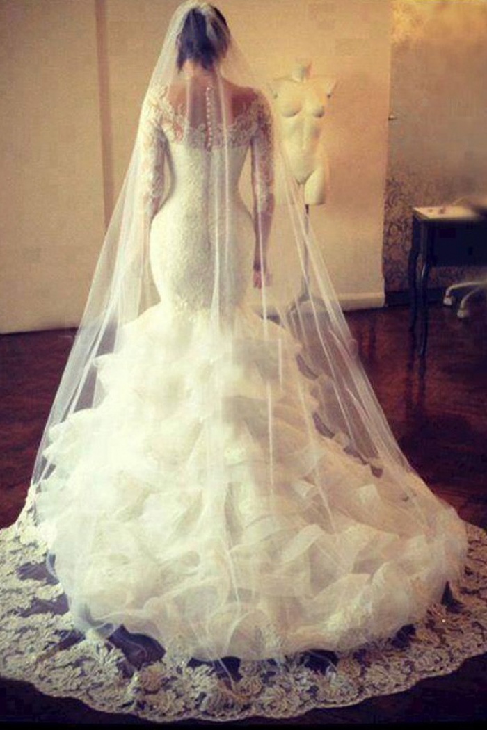 mermaid wedding gown with long train