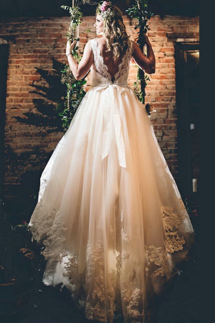 Elegant Scoop Lace Appliques A Line Chapel Train Open Back Wedding