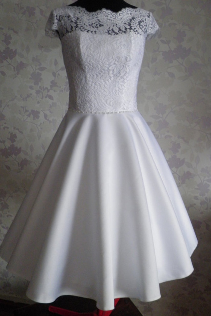 Knee Length Lace Vintage Dress
