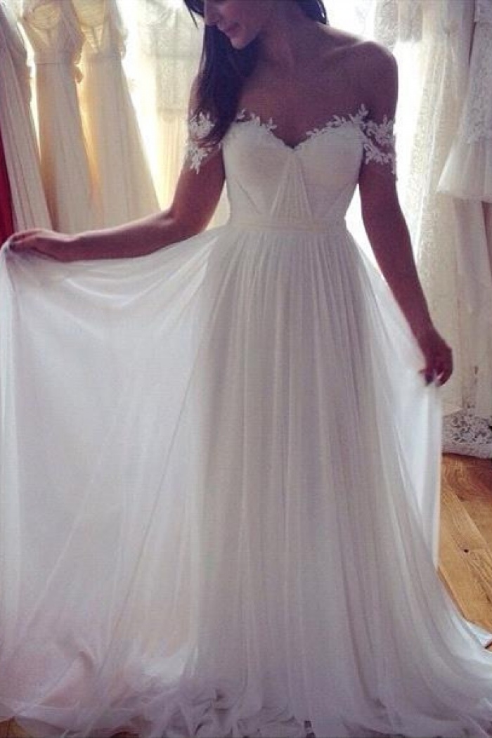 lace chiffon wedding dress