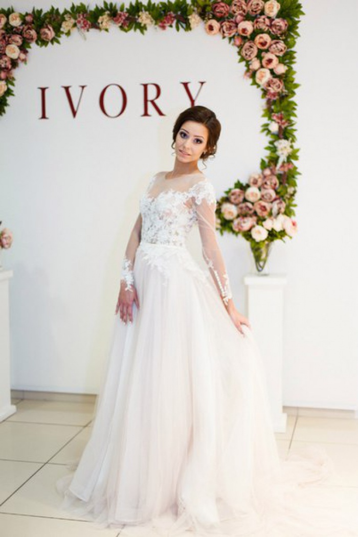 long sleeve lace applique wedding dress