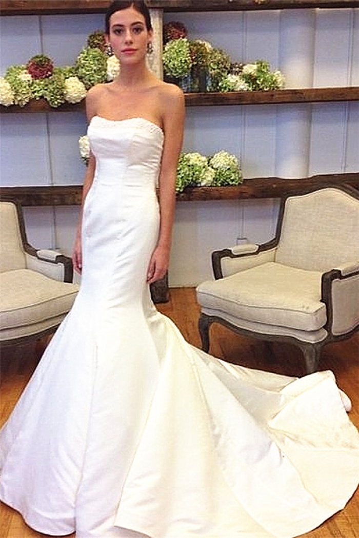 plain white mermaid wedding dress