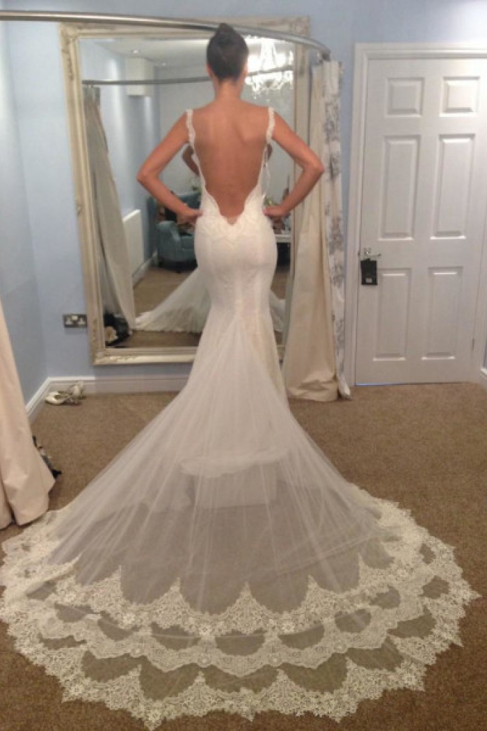 backless trumpet wedding dress