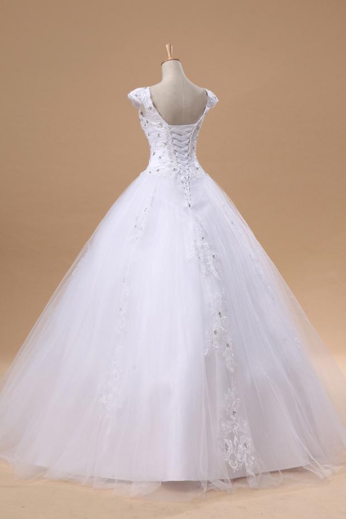 lace puffy wedding dress