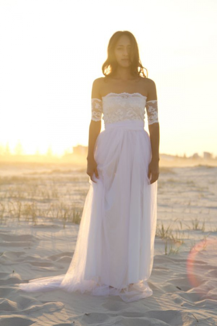 Bateau Short Sleeve White Chiffon Wedding Dress Latest Simple Lace