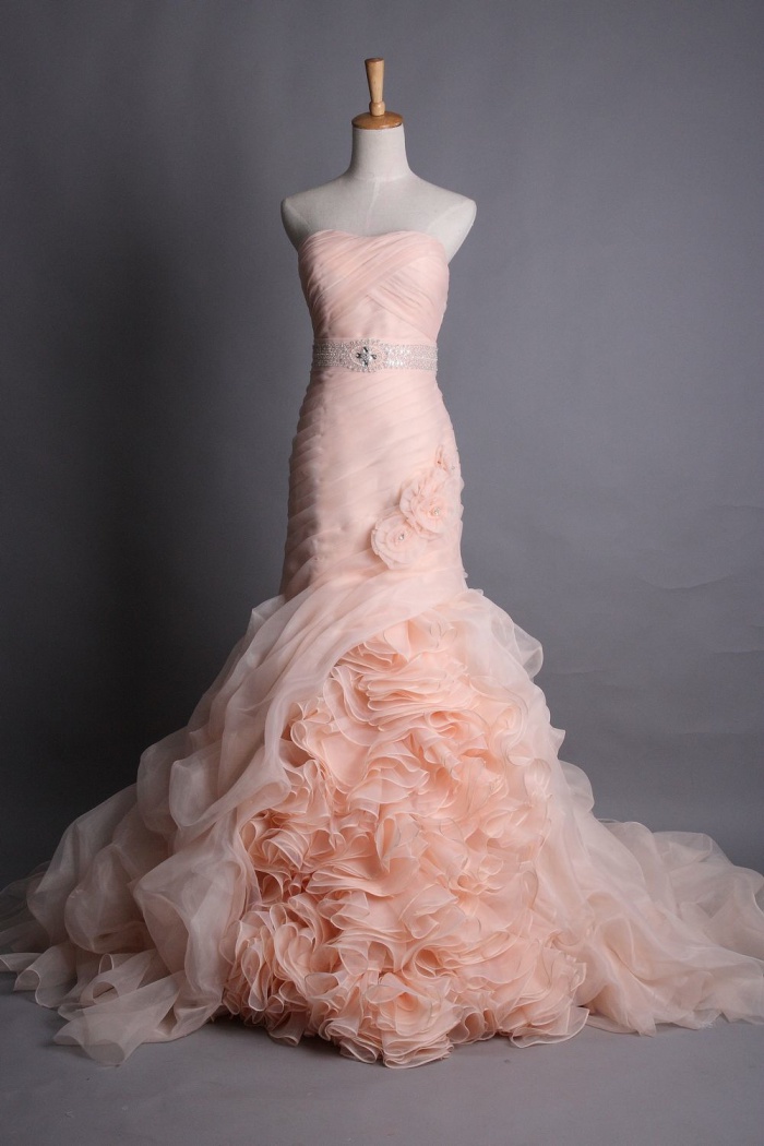 Elegant Sweetheart Pink Organza Bridal Gowns Ruffle Tiered Flower