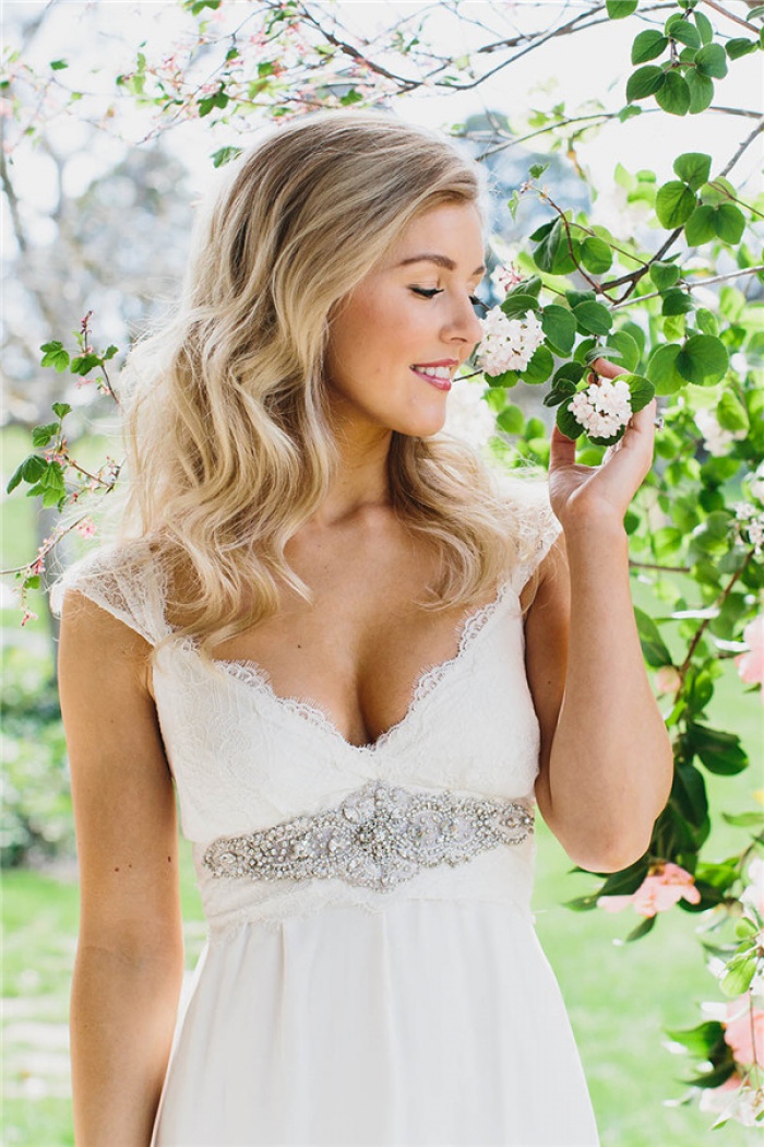Simple Chiffon Lace Summer Wedding Dresses V Neck Empired Floor