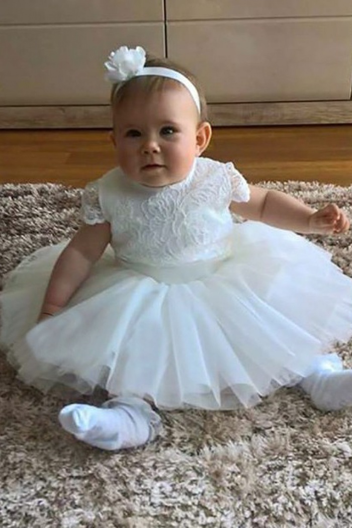 white tulle girls dress